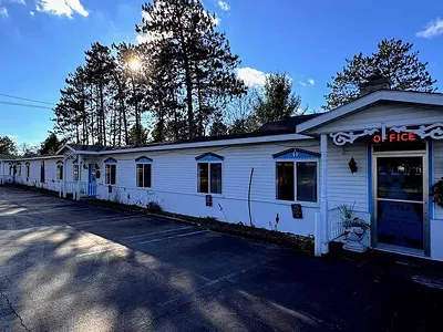 Image: Retro Up North roadside motel hits the market — let’s take a tour