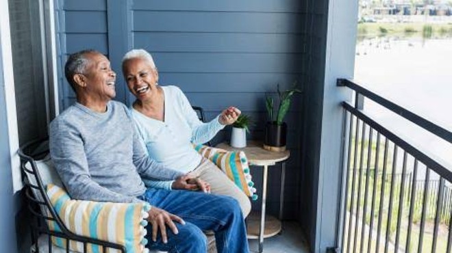Should You Stay at Home or Move to a Retirement Community?