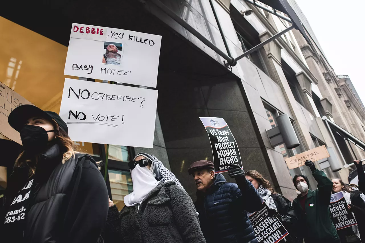 Image: Shut it Down for Palestine protest outside of Debbie Stabenow's office calls for a 'Ceasefire Now'