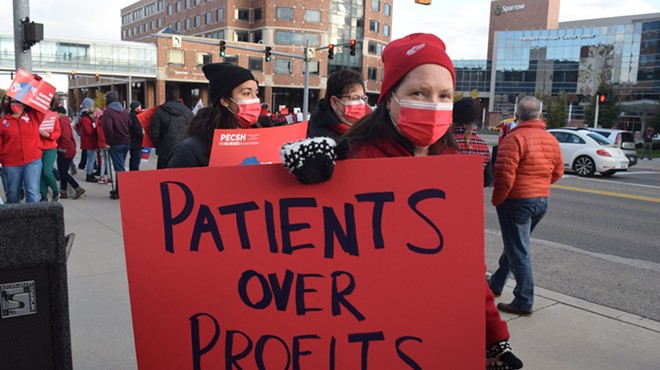 Sparrow Hospital workers call for fairer pay and better benefits at an “informational picket” on Nov. 3, 2021.