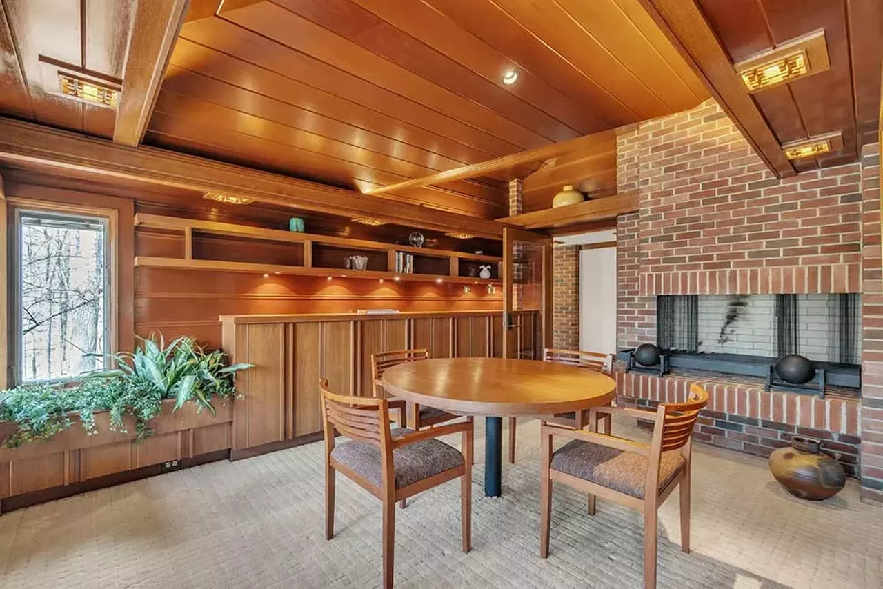 Image: Sprawling barn-themed Ann Arbor mansion hits market [PHOTOS]
