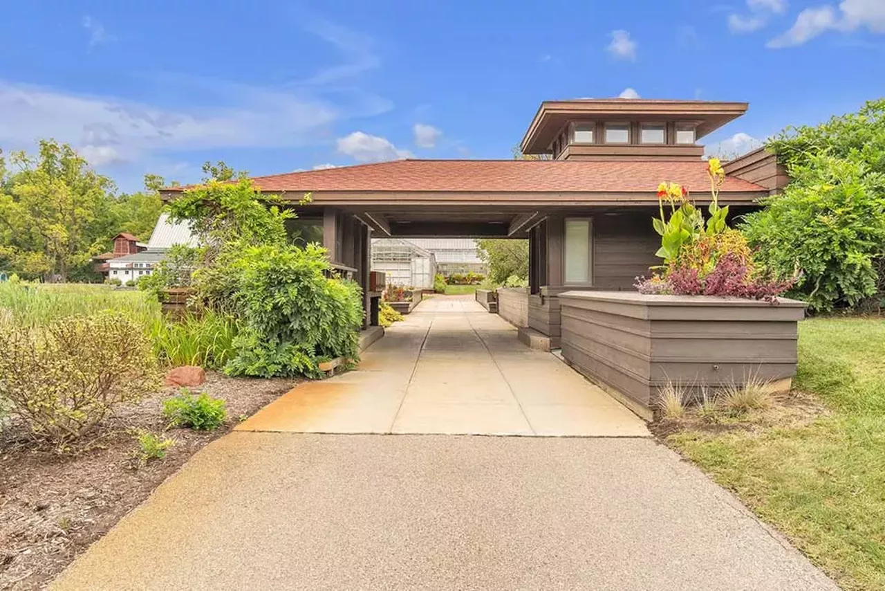 Image: Sprawling barn-themed Ann Arbor mansion hits market [PHOTOS]