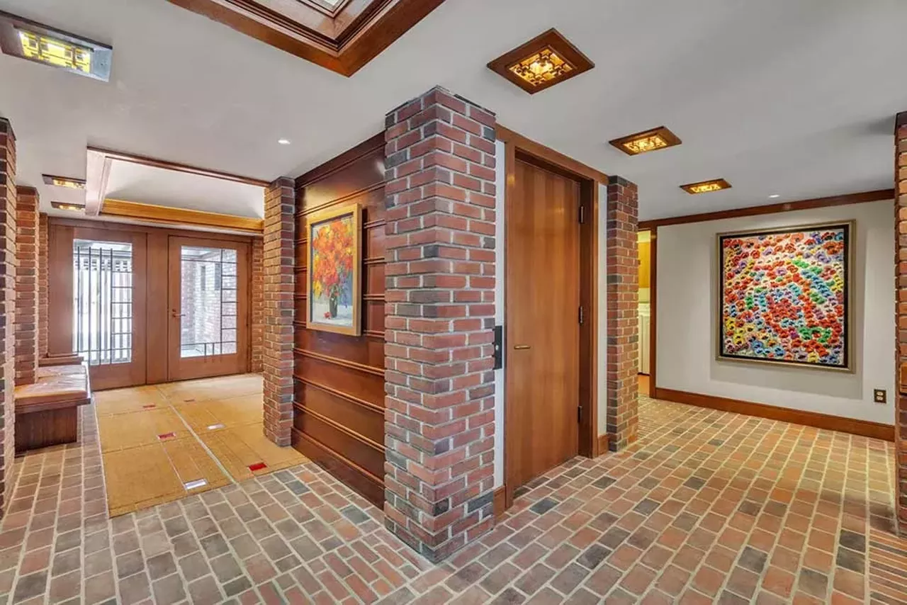 Image: Sprawling barn-themed Ann Arbor mansion hits market [PHOTOS]
