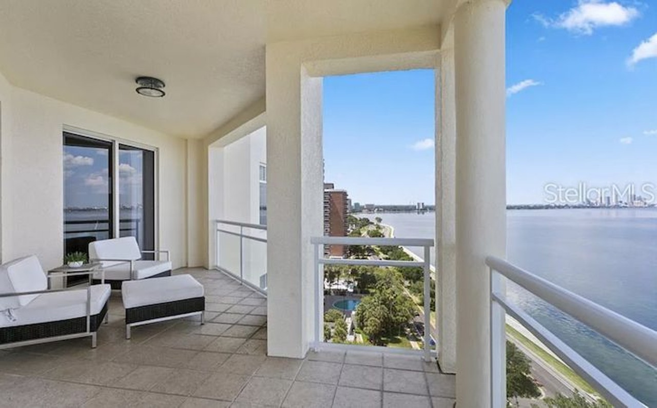 Steve Yzerman is selling his Tampa condo for $1.7 million &#151; let's take a tour
