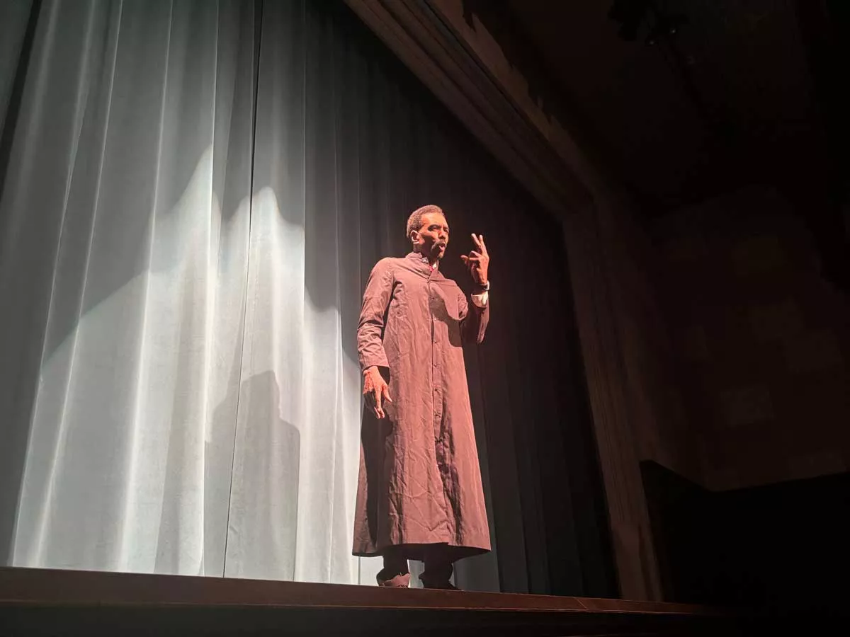 Image: Roosevelt Johnson plays ex-Detroit mayor Kwame Kilpatrick in Strawberry — What Party.