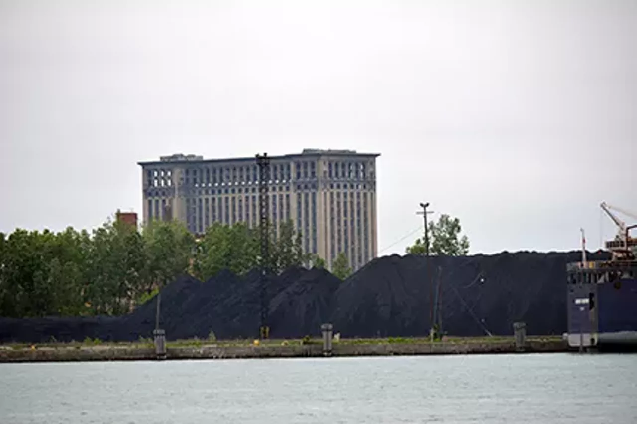 According to a report by Oil Change International, there are 59 U.S. refineries that are capable of producing petcoke, nine of them near the southern terminus of the Keystone XL pipeline.