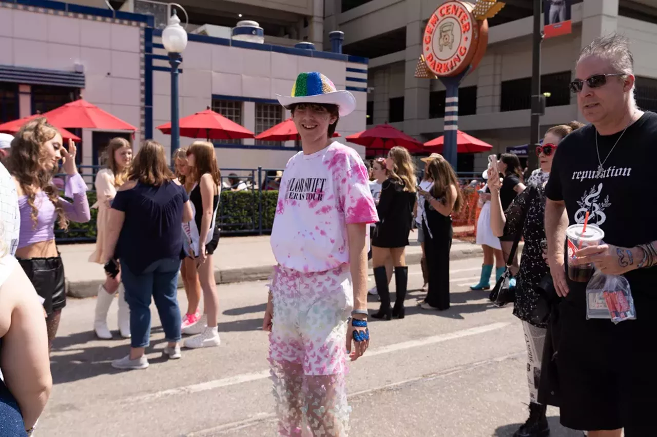 Image: Taylor Swift's Eras tour brings thousands of fans to Detroit — including Flavor Flav