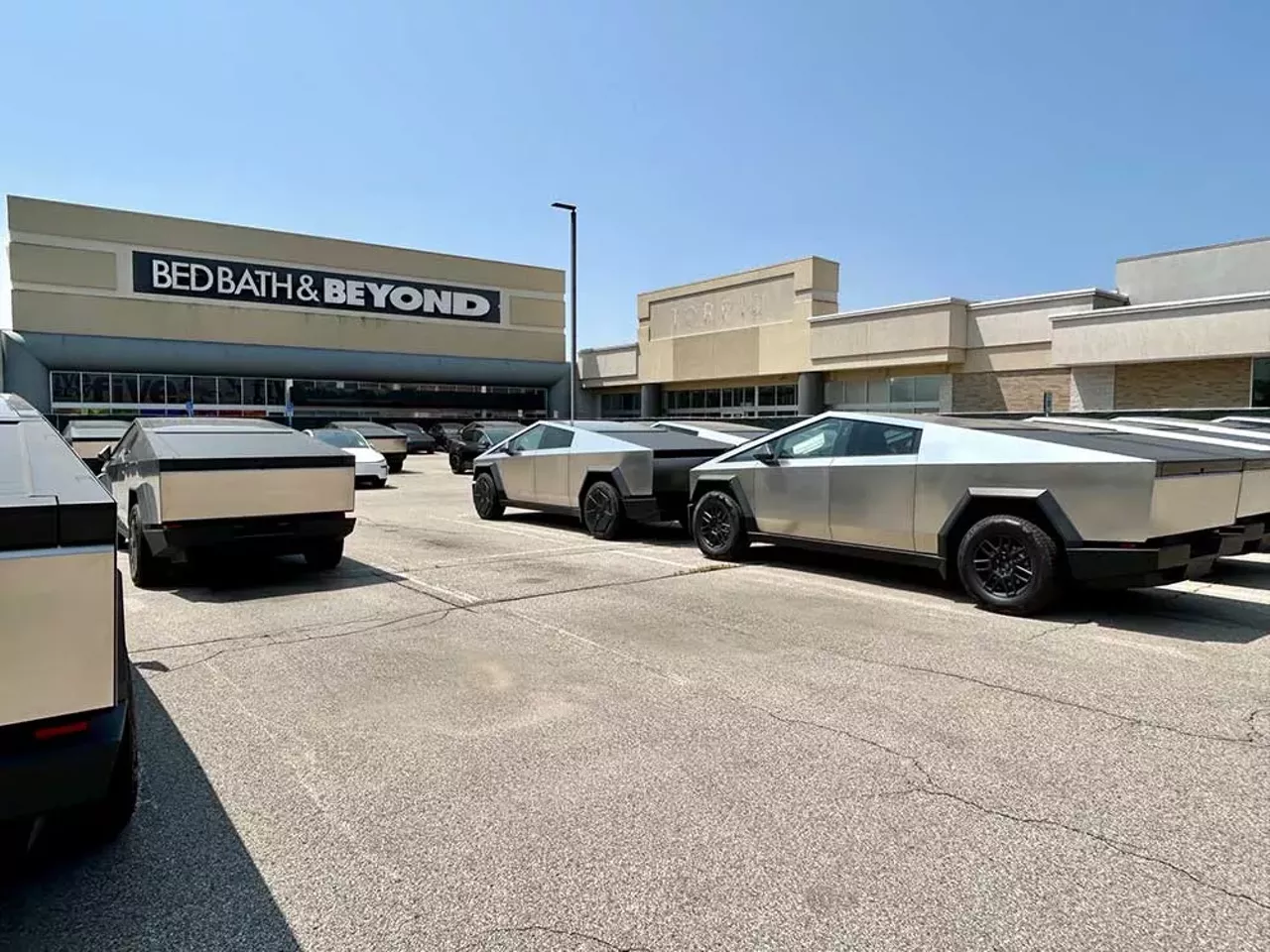 Image: Tesla dumping ground piles up in former Marvin’s Marvelous Mechanical Museum parking lot