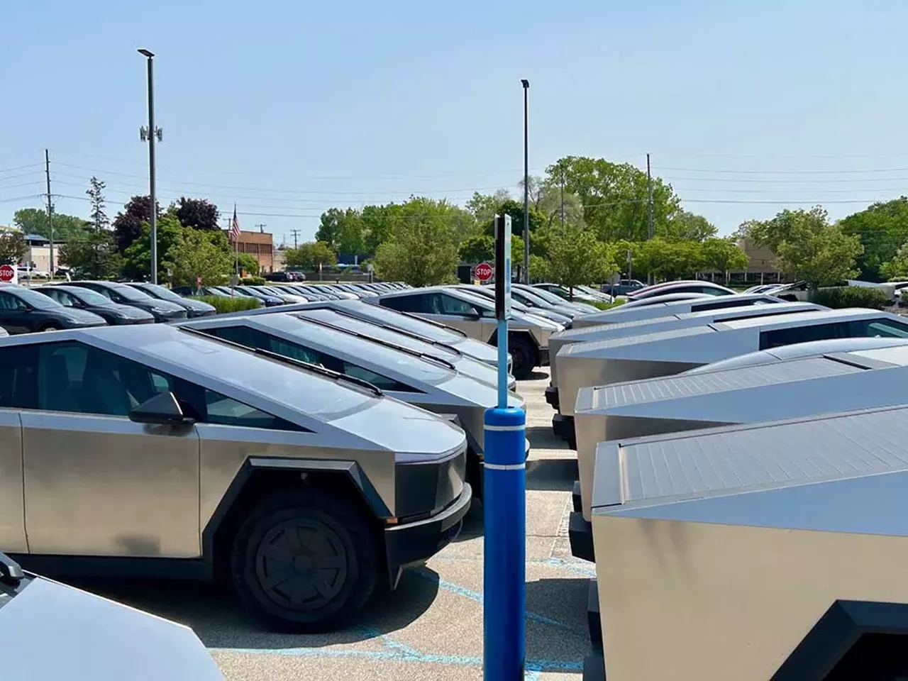 Image: Tesla dumping ground piles up in former Marvin’s Marvelous Mechanical Museum parking lot