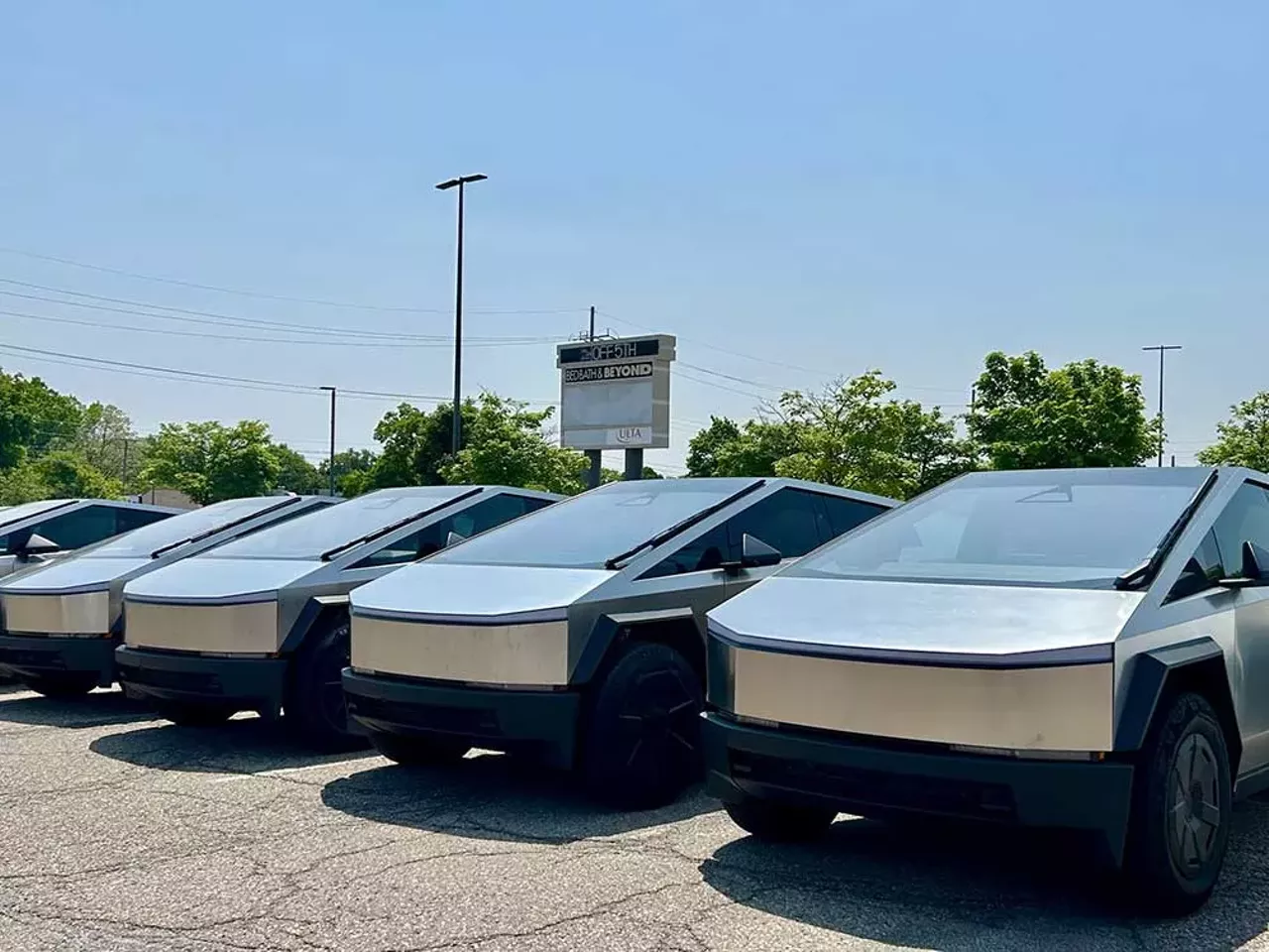 Image: Tesla dumping ground piles up in former Marvin’s Marvelous Mechanical Museum parking lot
