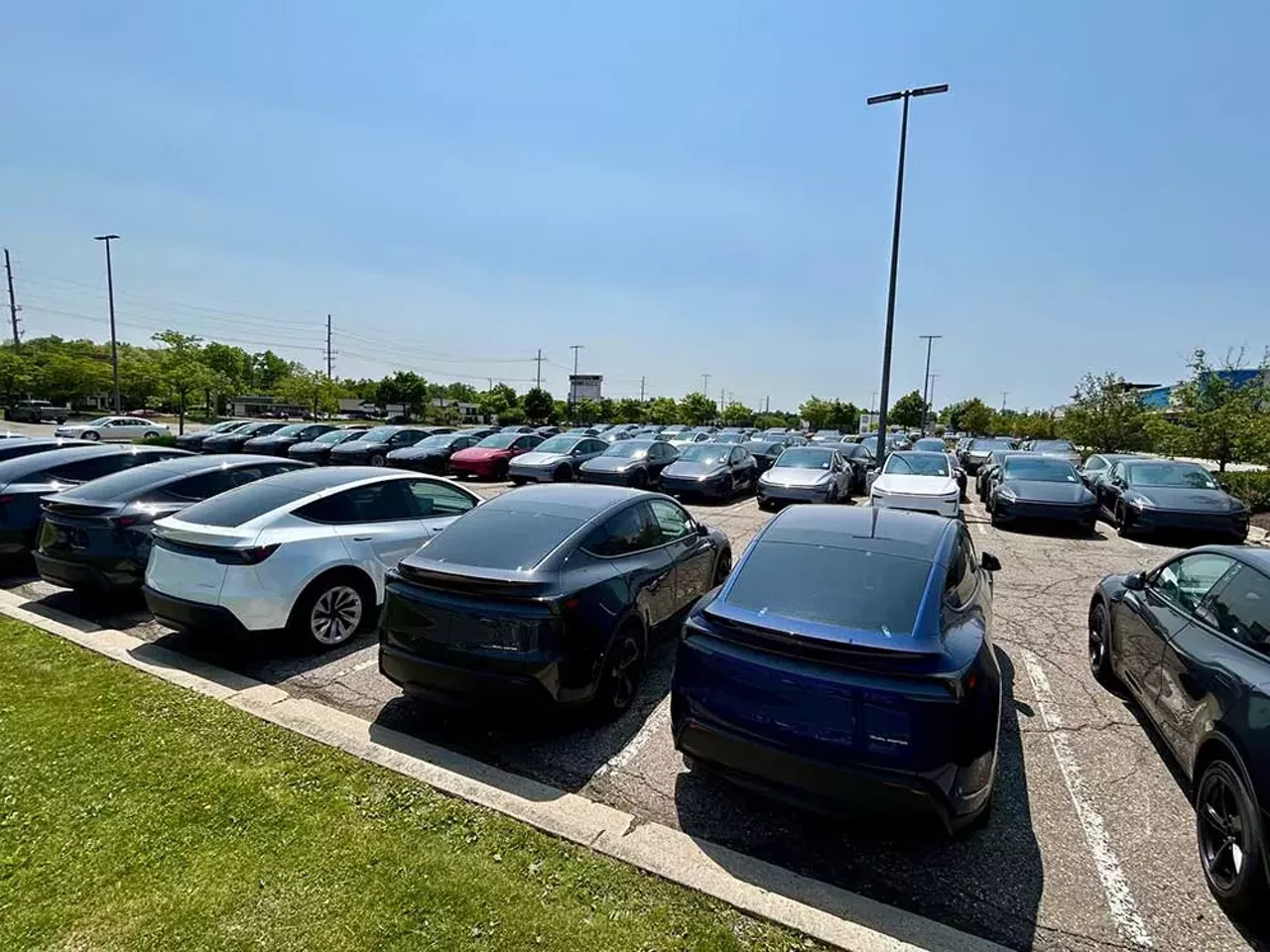 Image: Tesla dumping ground piles up in former Marvin’s Marvelous Mechanical Museum parking lot