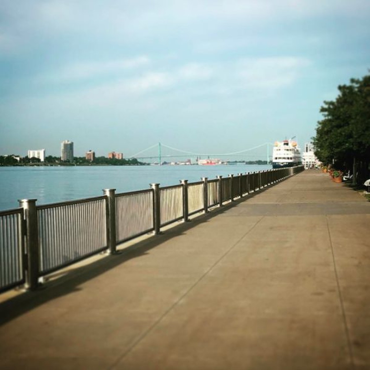 Detroit Riverwalk
With views of Detroit skyscrapers on one side the Detroit River on the other side, the Detroit Riverwalk is one of the best places to go for a run downtown. If you are looking to avoid the traffic and people but still be a part of the downtown atmosphere, hit up this beautiful paved pathway.
Photo via IG user @mrs.sarahsattler