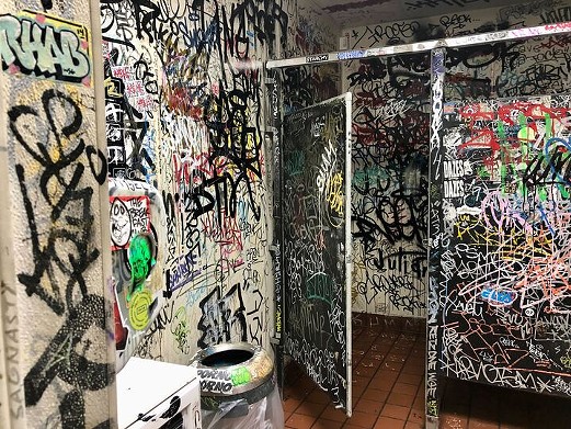 Honest John’s

488 Selden St., Detroit

Many people said this restaurant bar has the worst bathrooms, especially for the men. “The men’s room at Honest John’s is scary,” Redditor tythousand said.