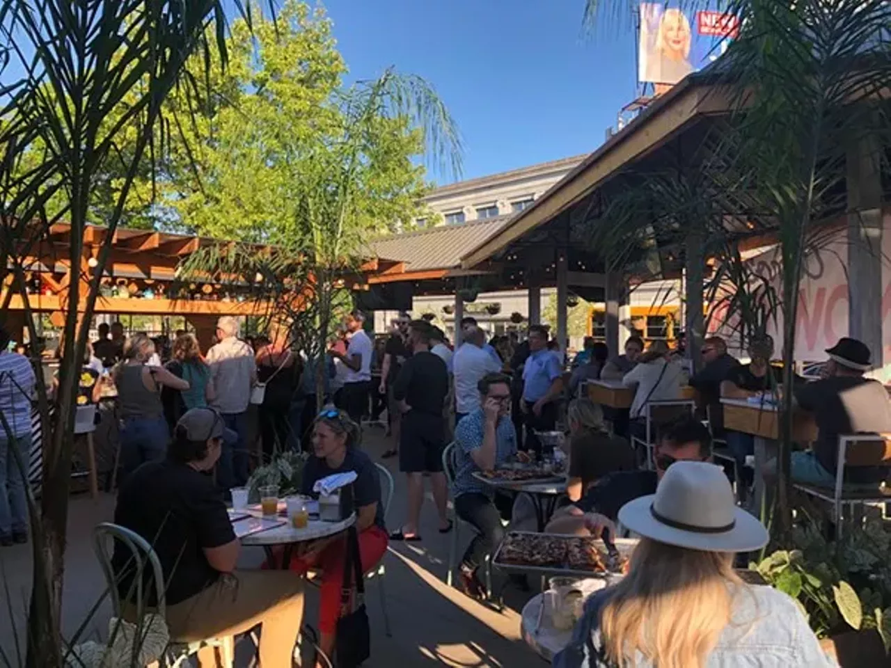 Best Patio (Oakland) Como&#146;s 22812 Woodward Ave., Ferndale; 248-677-4439; comosrestaurant.com Photo courtesy of Como&#146;s/i>