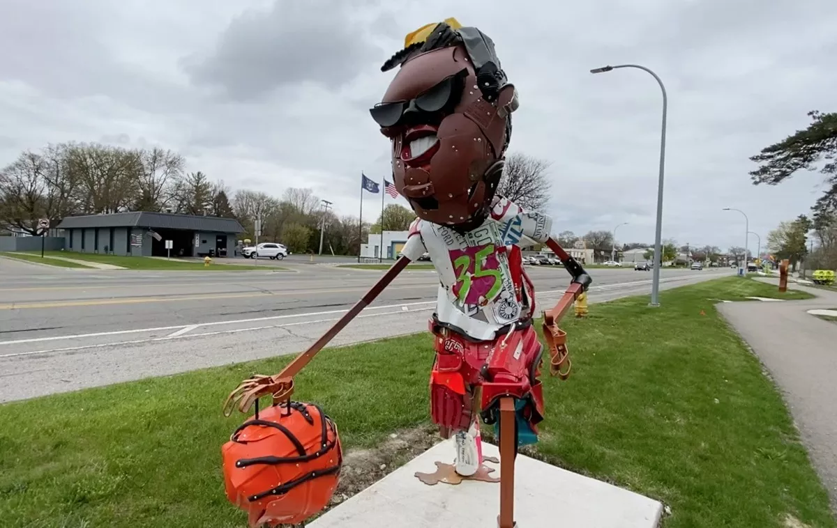 Image: One of Dale Teachout’s art pieces made from trash.