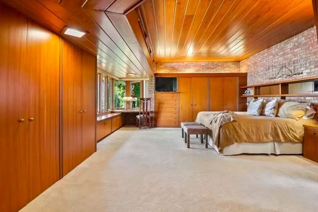 The Harper House, a rare  Frank Lloyd Wright home in Michigan, is now for sale