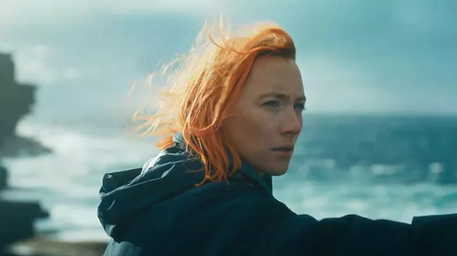 Saoirse Ronan plays Rona in The Outrun.