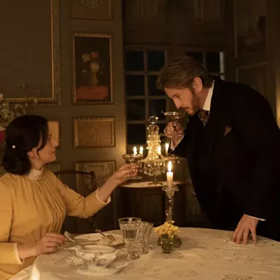 Juliette Binoche and Benoît Magimel partake in sensual delights.