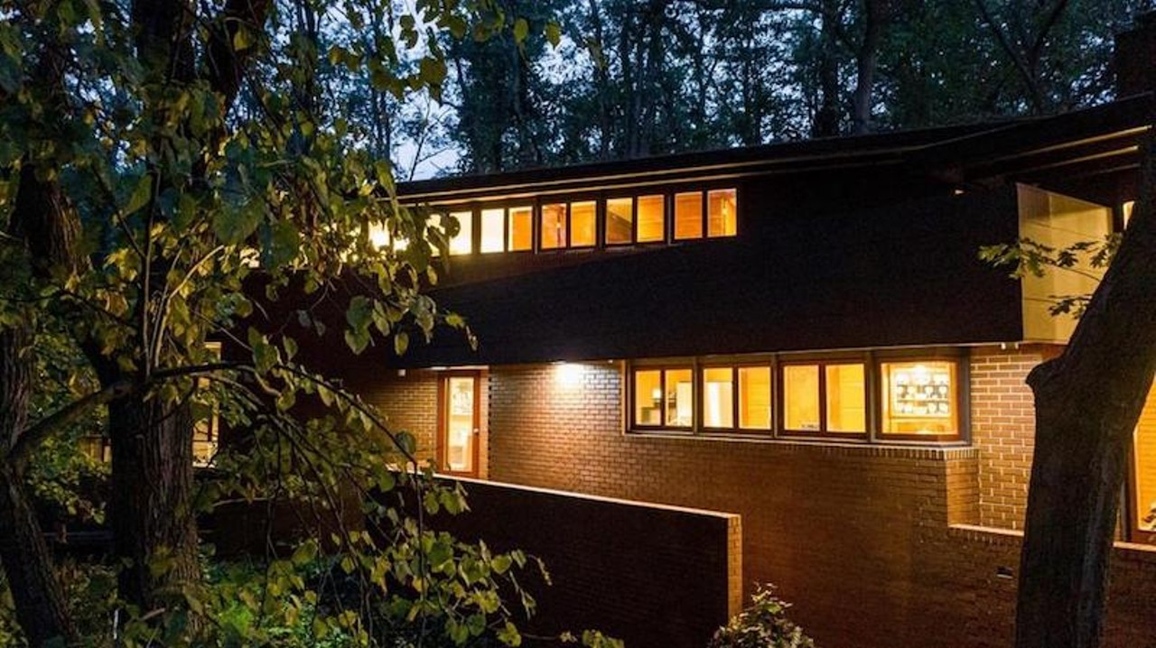 There's a Frank Lloyd Wright house for sale just over Michigan's border &#151;&nbsp;let's take a tour