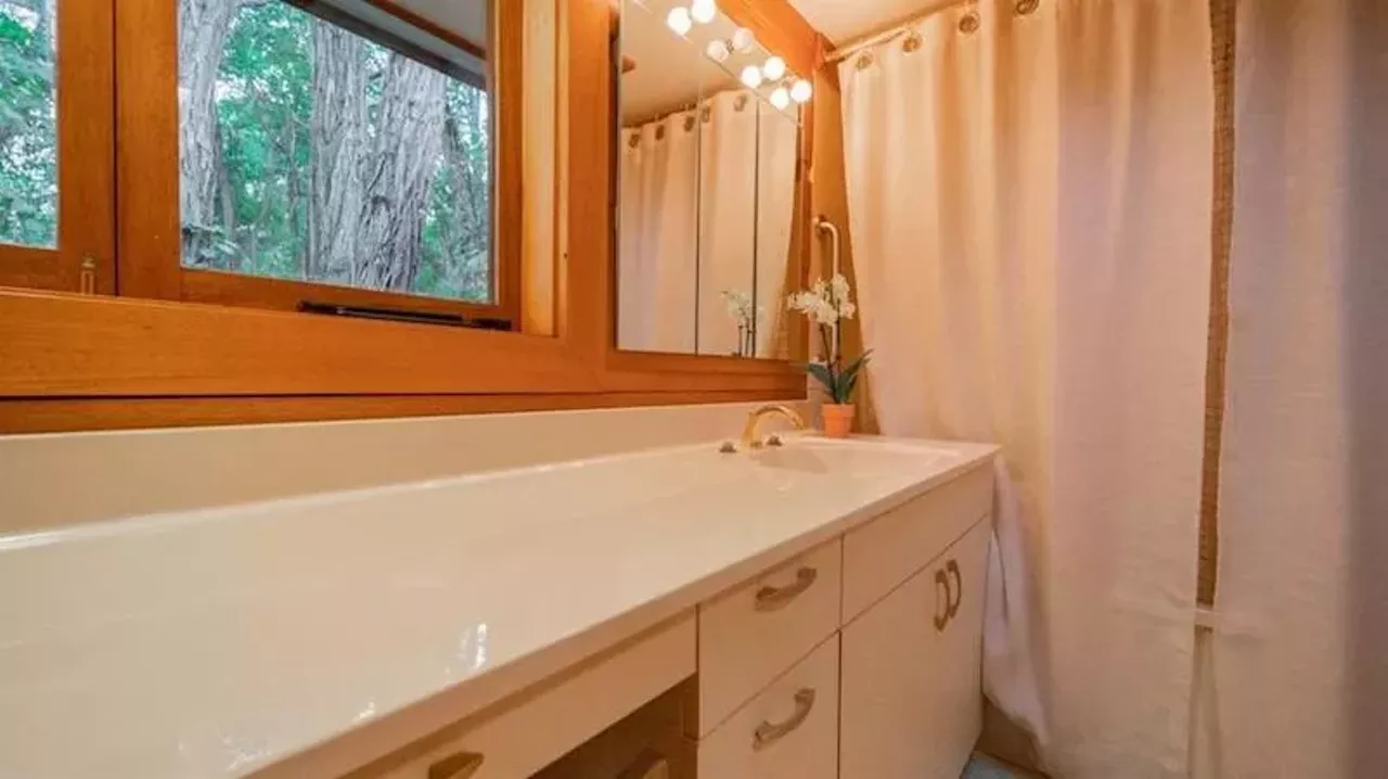 Image: There's a Frank Lloyd Wright house for sale just over Michigan's border &#151;&nbsp;let's take a tour