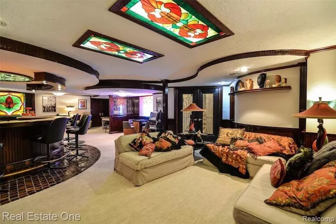 Image: This $1.6 million eclectic Milford mansion has koi ponds, pergolas, and apple trees &#151;&nbsp;let's take a tour