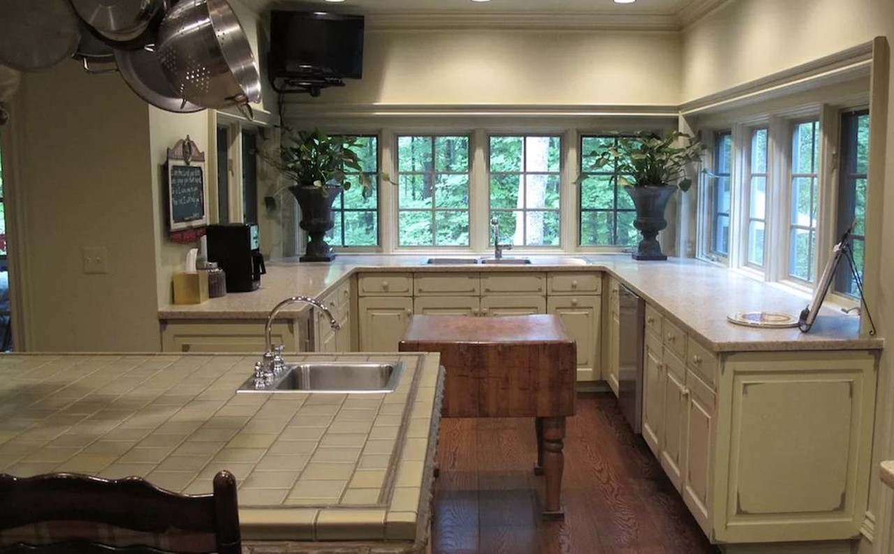 This $1.65 million Clarkston mansion has a garage with a turntable