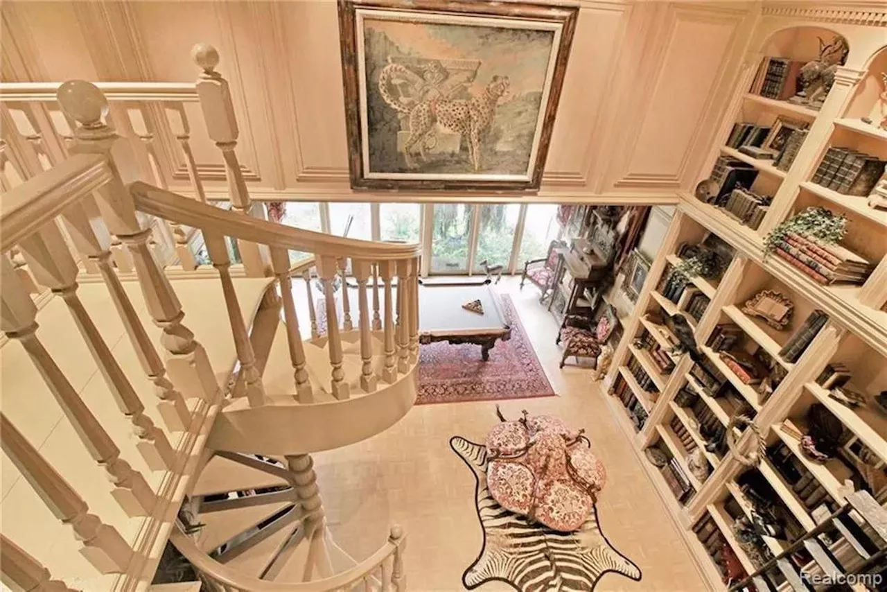 Image: This $1.9 million chateau in Grand Blanc has big Marie Antoinette energy &#151; let's take a tour