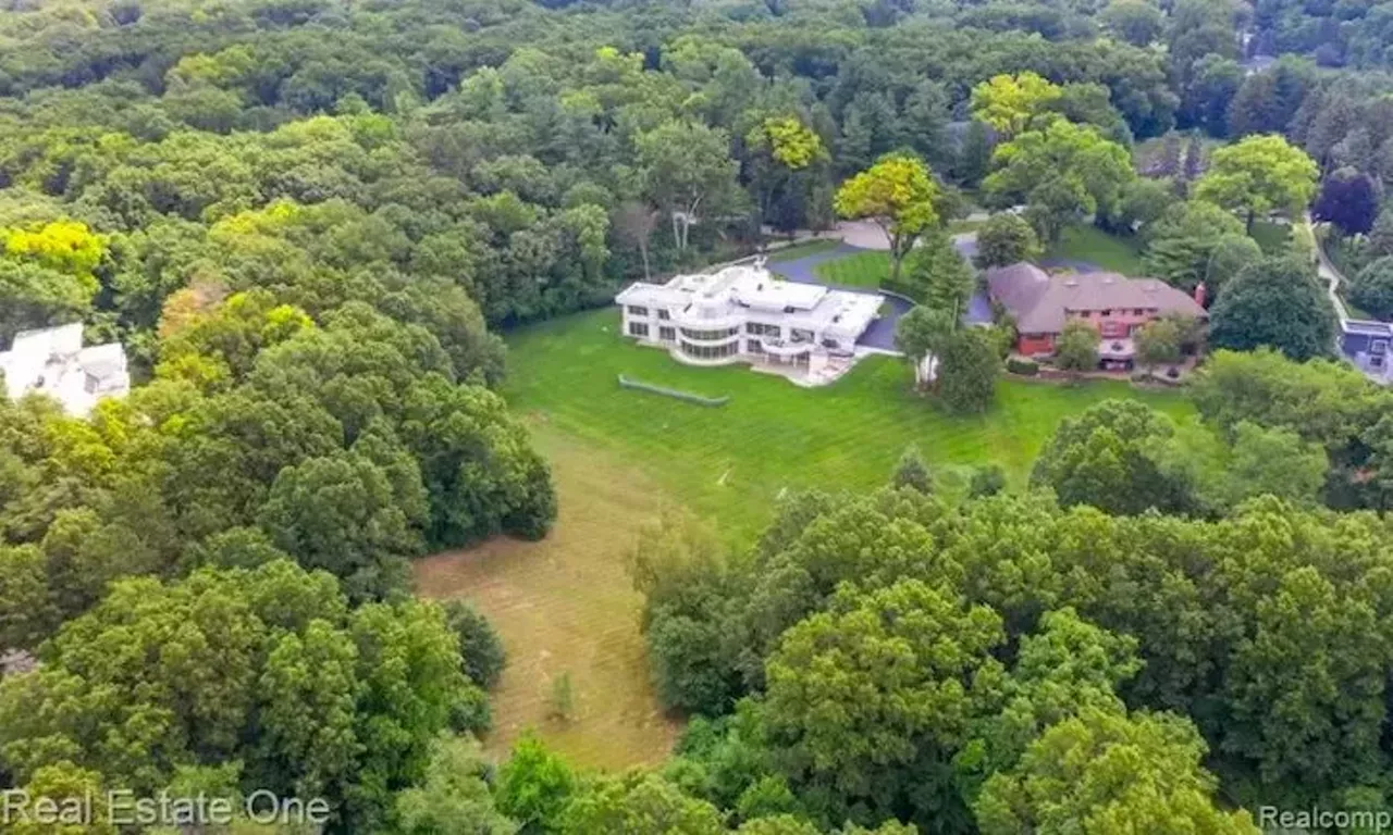 Image: This $2.2 million glass house in Franklin is for sale - let's take a look