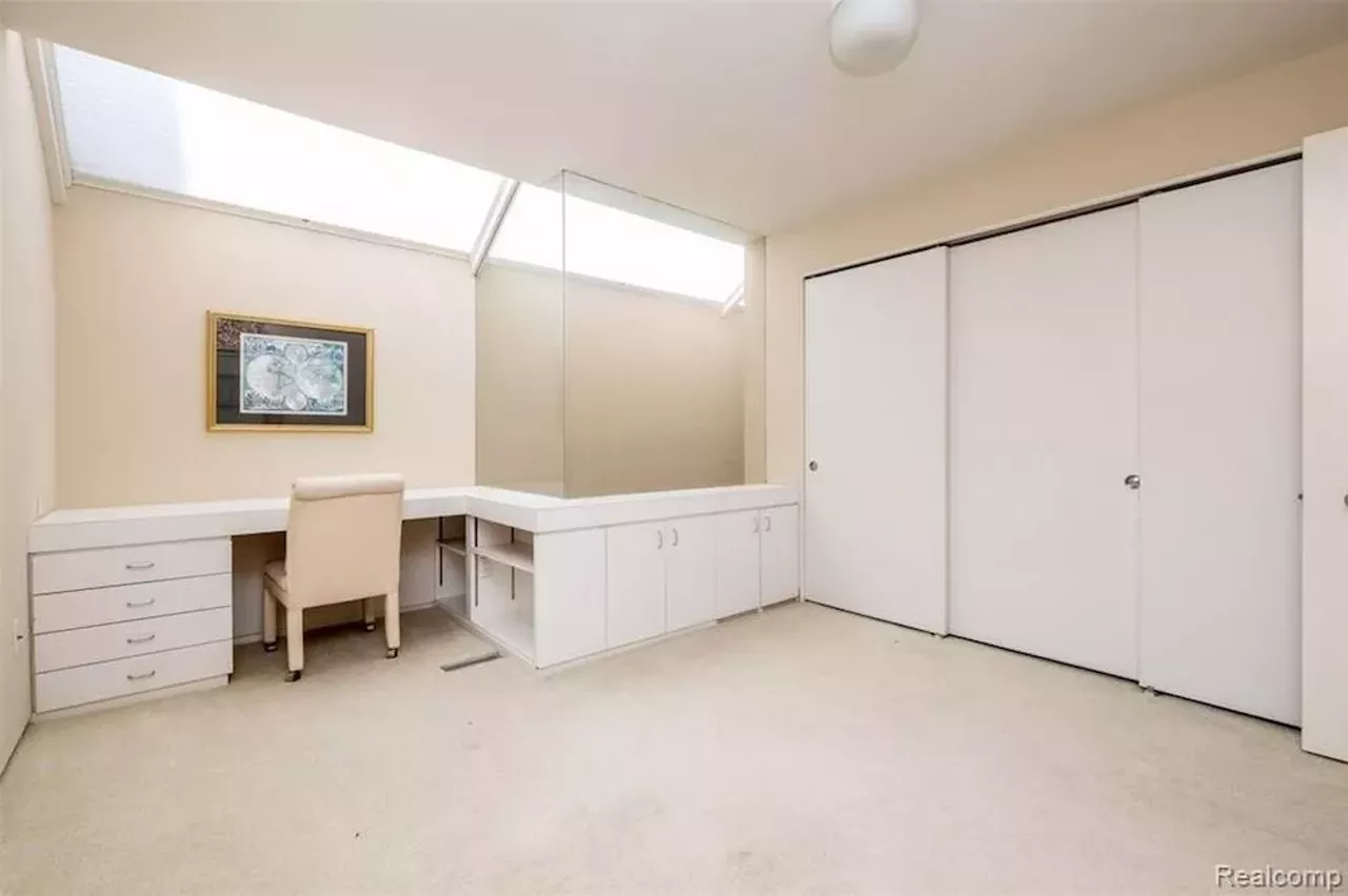 Image: This $2.25 million metro Detroit house is beige AF