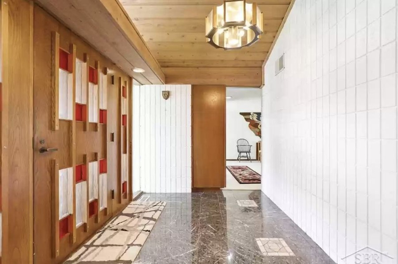 This $459k mid century modern house in Saginaw was designed by architect Daniel Toshach &#151;&nbsp;let's take a tour