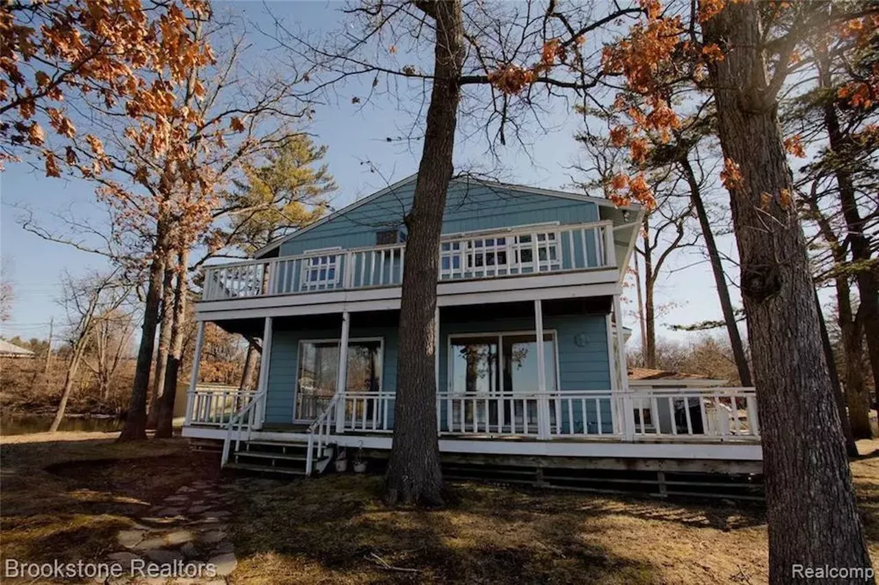 Image: This $460k island house in Leonard has a bridge and Brady Bunch-style kitchen