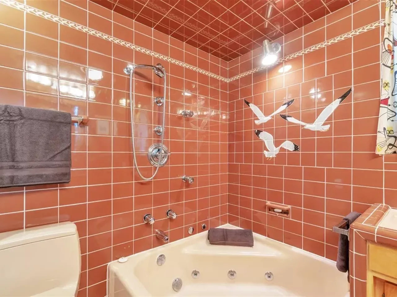 Image: This $499k mid-century home in Grand Blanc was made without right angles &#151;&nbsp;let's take a tour