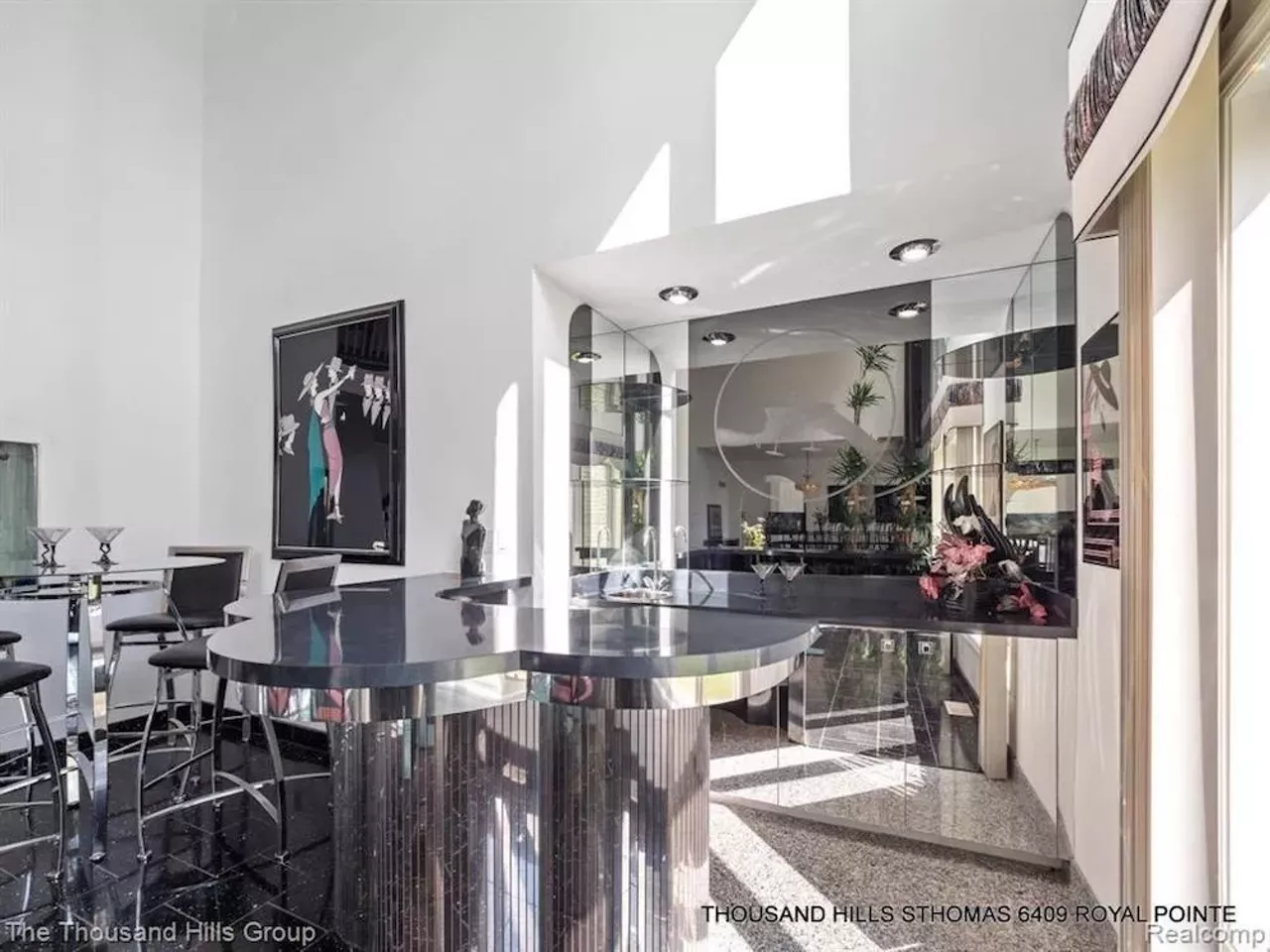 Image: This $979k West Bloomfield estate has '90s mall vibes &#151;&nbsp; and it has built-in aquariums