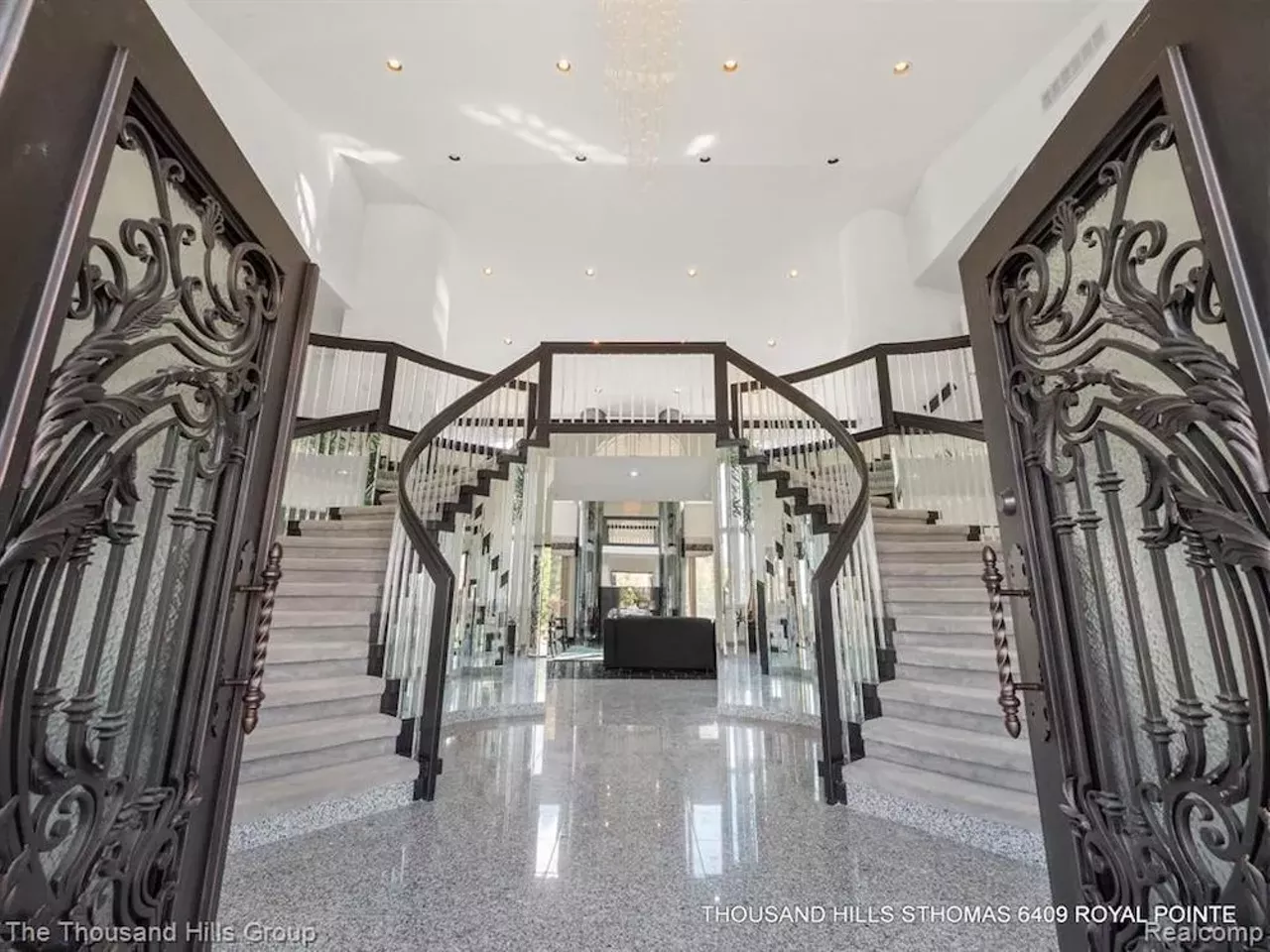 Image: This $979k West Bloomfield estate has '90s mall vibes &#151;&nbsp; and it has built-in aquariums