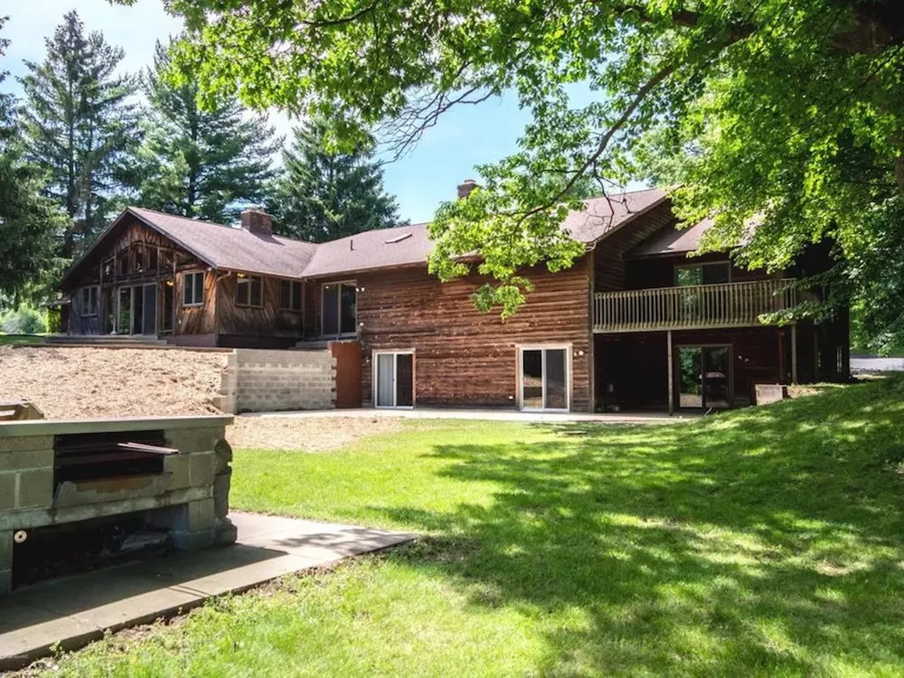 This creepy $2.65 million hunting lodge filled with taxidermy in western Michigan could be new MAGA HQ