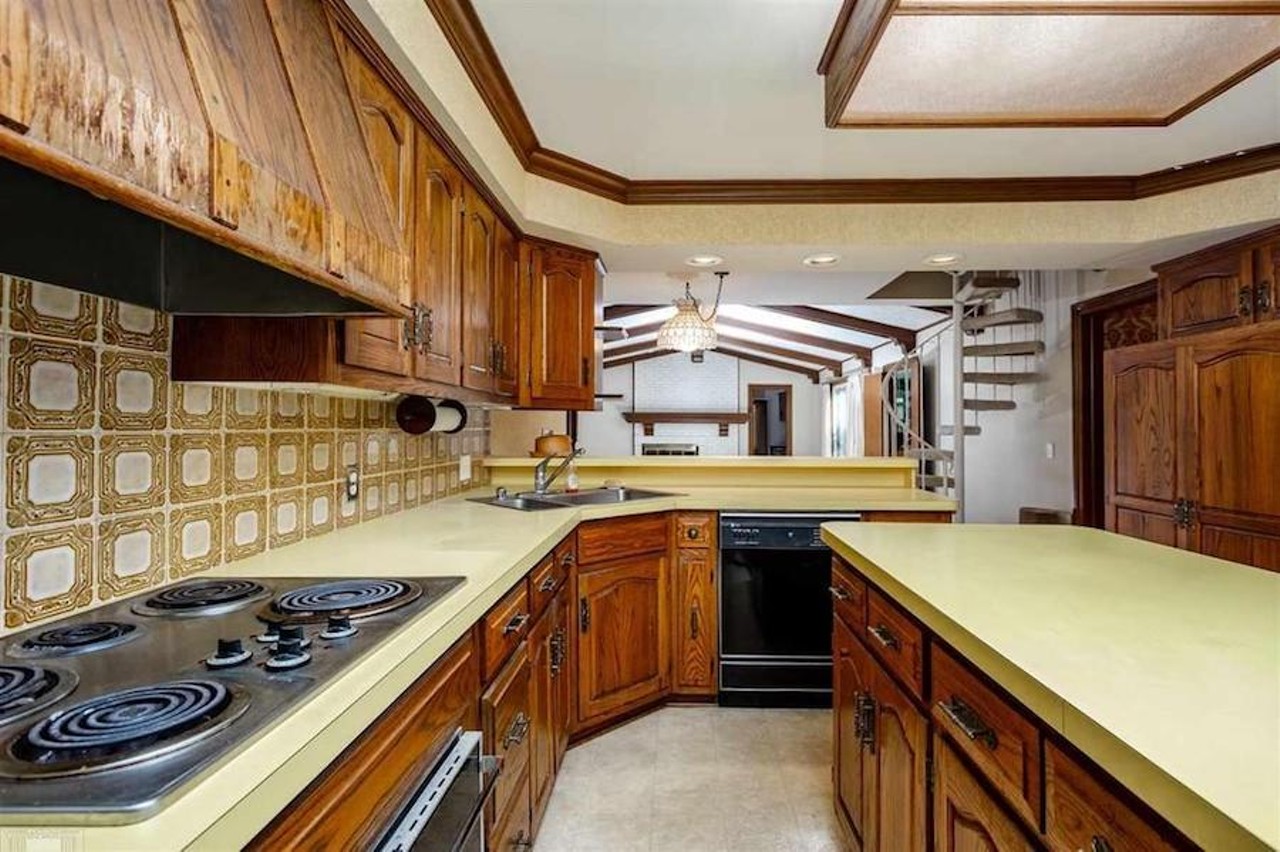 This custom $849k house in Grosse Pointe is a time capsule of 1976 &#151;&nbsp;let's take a tour