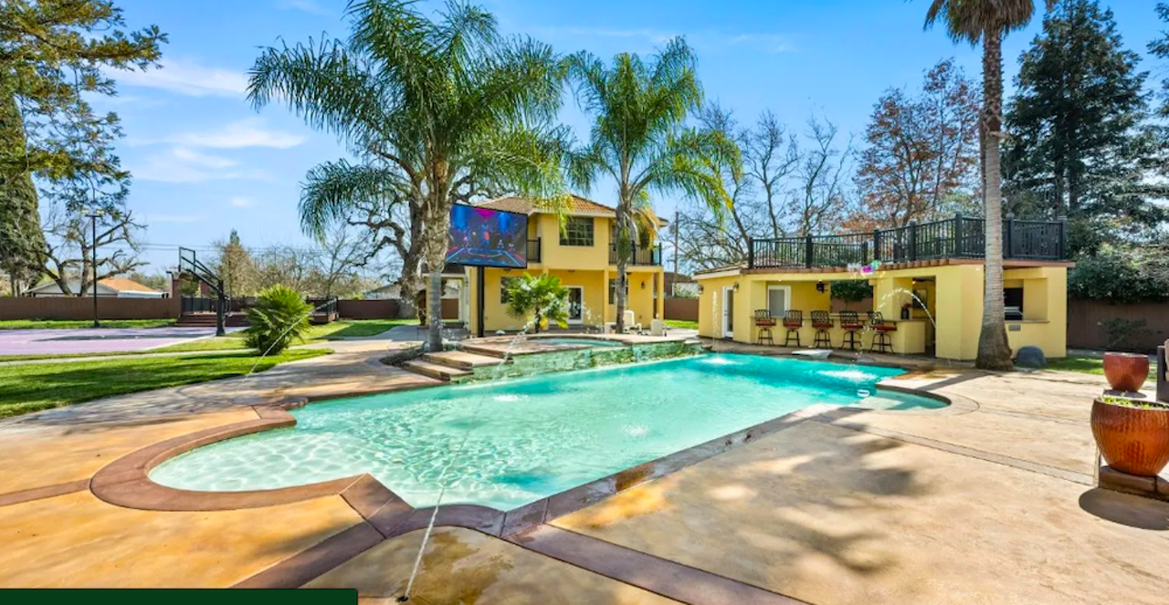 Image: This Detroit Pistons player is selling his Sacremento home complete with a full basketball court [PHOTOS]