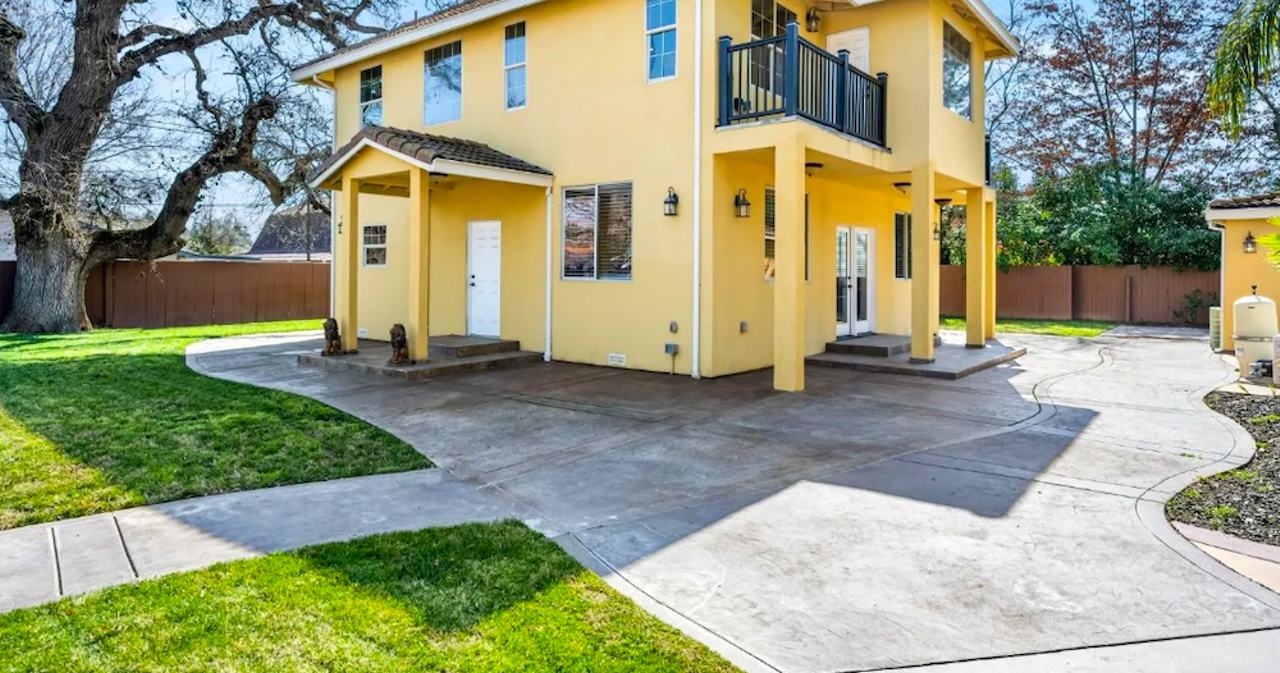Image: This Detroit Pistons player is selling his Sacremento home complete with a full basketball court [PHOTOS]
