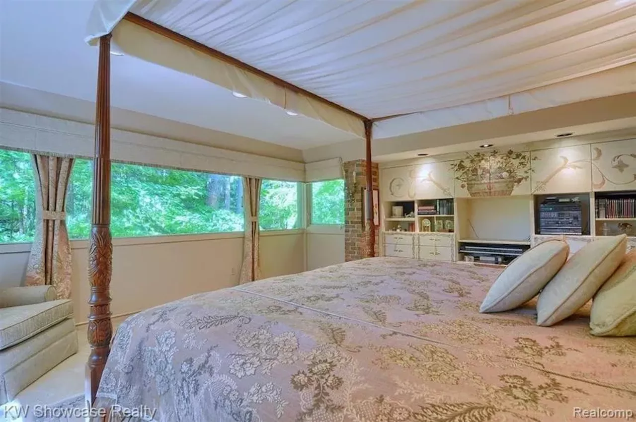 Image: This Frank Lloyd Wright-inspired waterfront home in Michigan has an artist loft, atrium, and waterfall