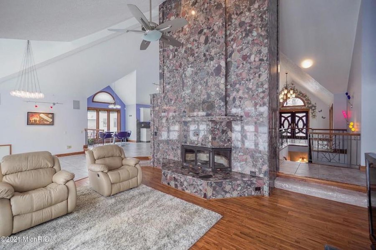 This granite-loving $1.42 million lakefront Michigan home has multiple personalities &#151; and we kind of love it?