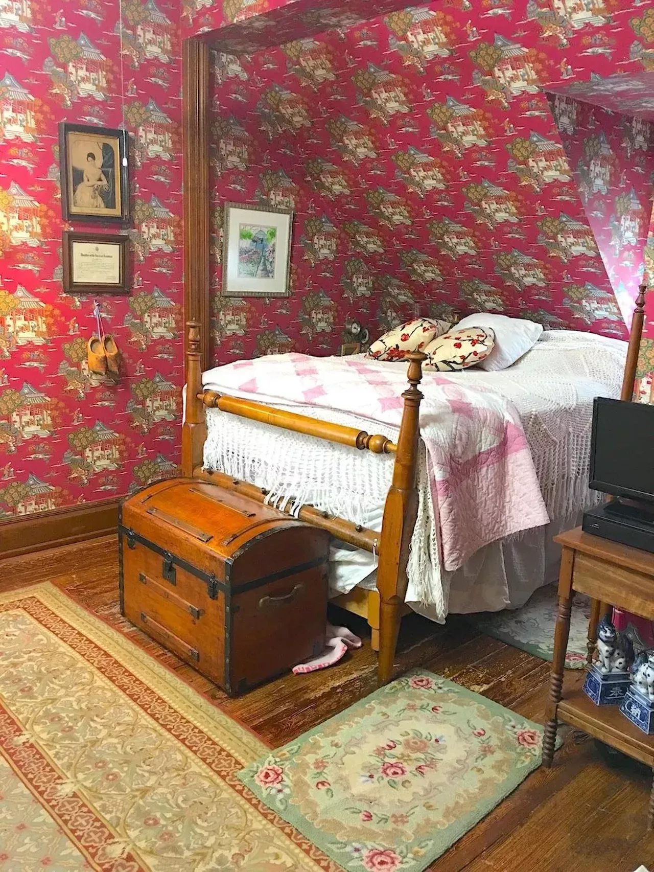 Image: This historic 1896 Victorian home in Gaylord is $425k and is basically grandma's house on steroids &#151; and we want cookies