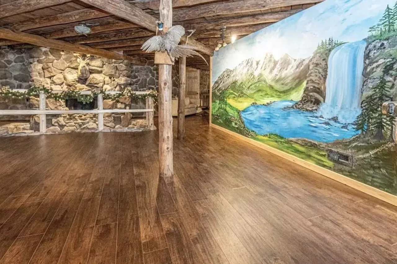 Image: This insane $649k log cabin in Michigan's U.P. is a wood-lover's dream &#151;&nbsp;let's take a tour