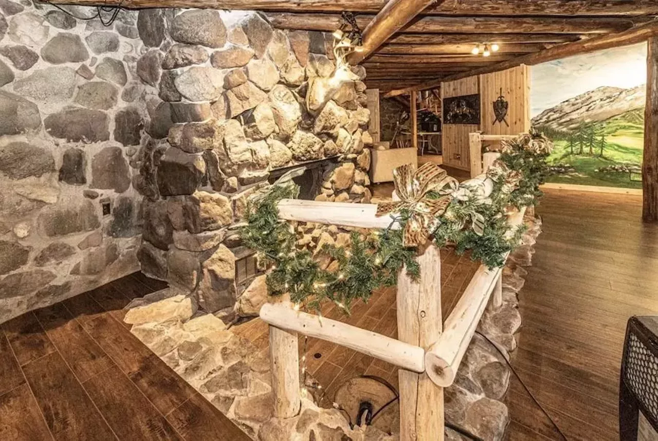 Image: This insane $649k log cabin in Michigan's U.P. is a wood-lover's dream &#151;&nbsp;let's take a tour