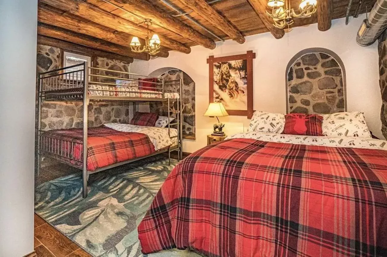 Image: This insane $649k log cabin in Michigan's U.P. is a wood-lover's dream &#151;&nbsp;let's take a tour