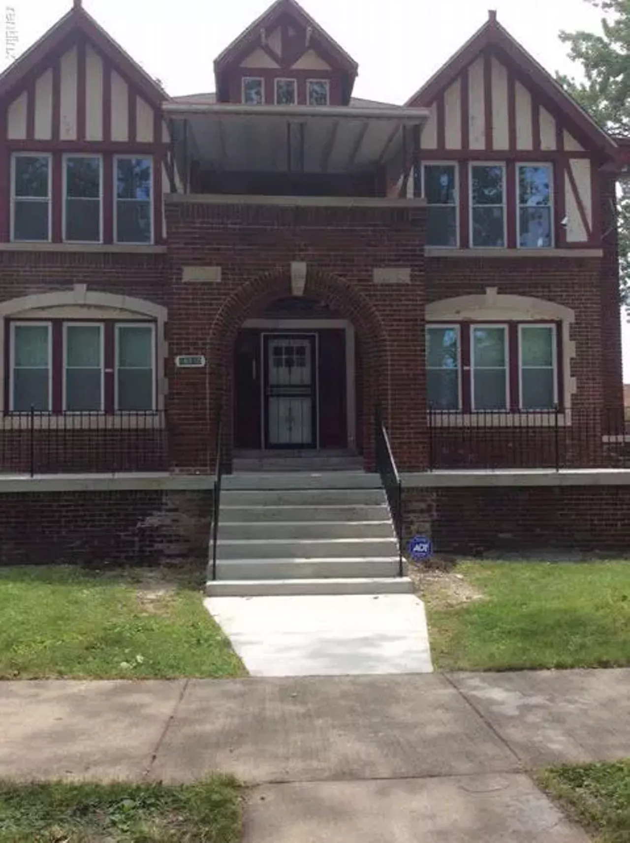  Detroit | $800/month | 2 Beds, 1 Bath 16810 Baylis Street (Photo credit: Realtor.com)
