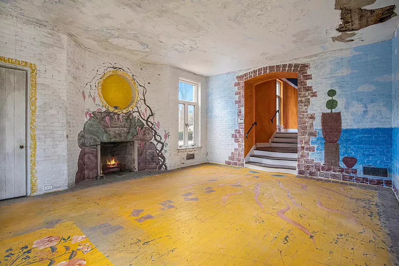 Image: This Michigan mansion listing is a trip [PHOTOS]