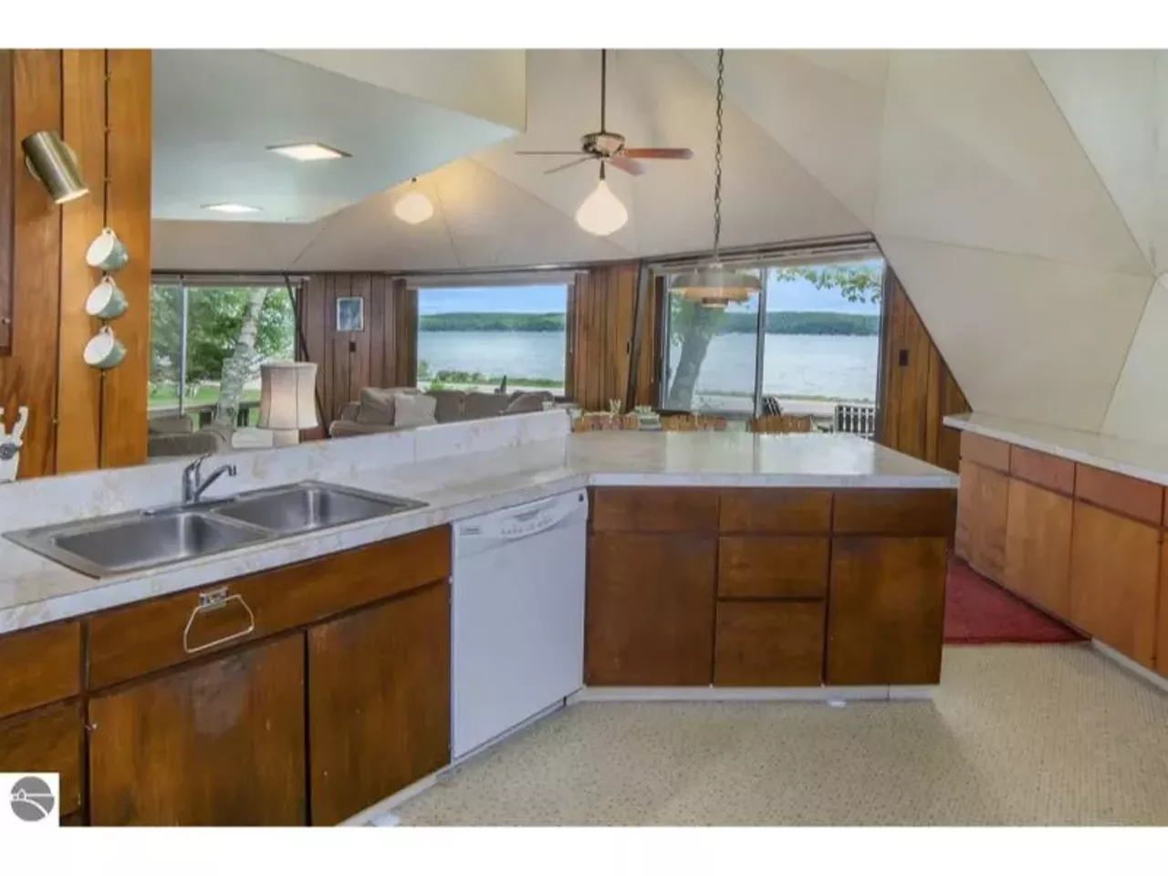 This mid-century dome home on Crystal Lake is a retro hideaway &#151;&nbsp;let's take a tour