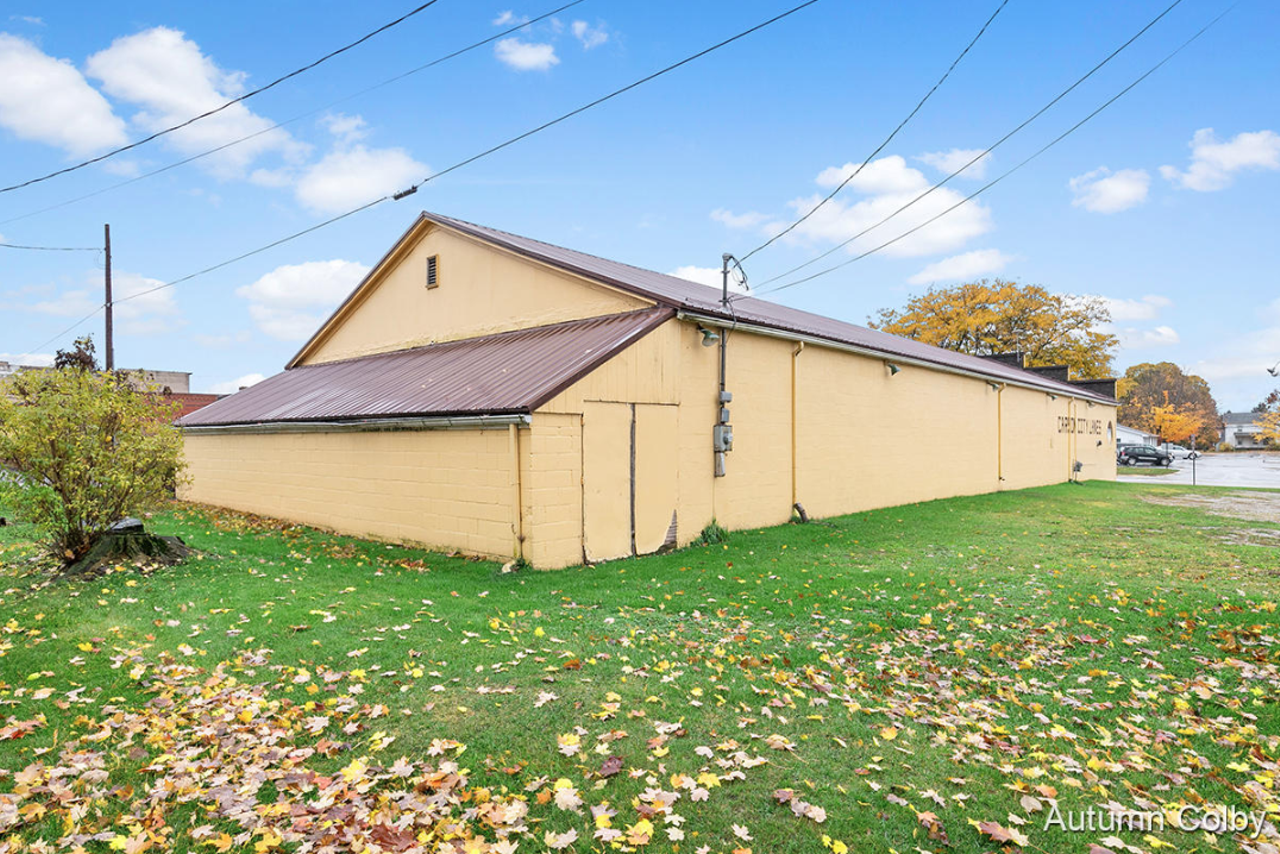 Image: This old-school Michigan bowling alley is for sale for just $130k — let’s take a tour
