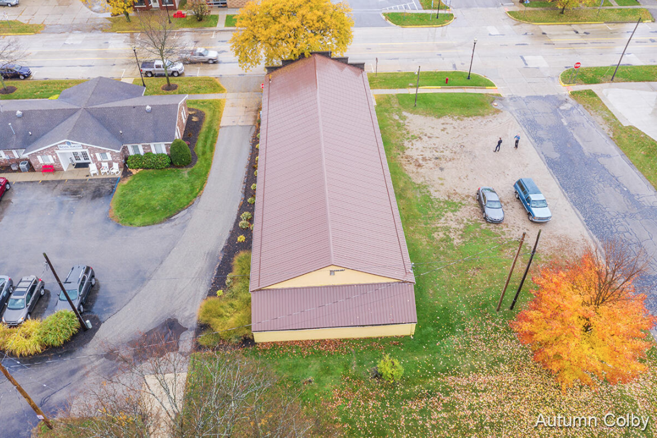 Image: This old-school Michigan bowling alley is for sale for just $130k — let’s take a tour