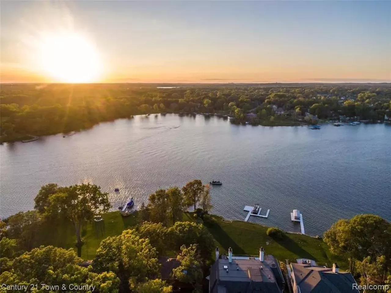 Image: This retro $1.5 million home in West Bloomfield has a conversation pit